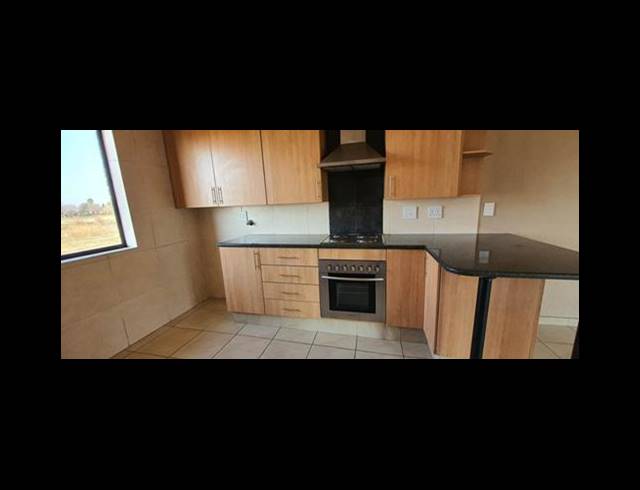 2 BEDROOM TOWNHOUSE FOR SALE IN MEYERSDAL